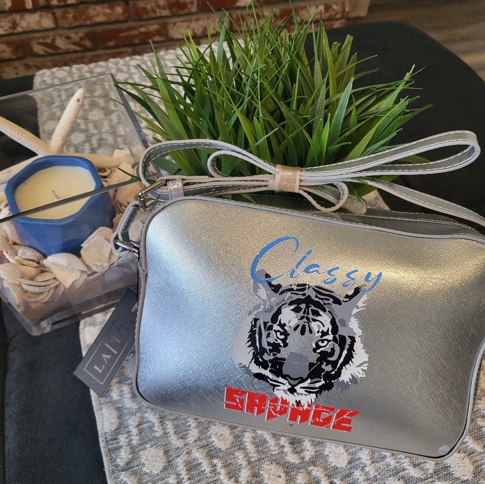 LA|TC cross body bag/purse/makeup, w/pic of tiger and the words "Classy Savage".